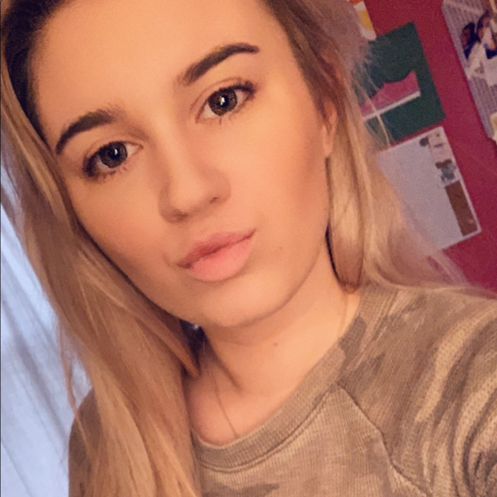 Meet your Posher, Lauren